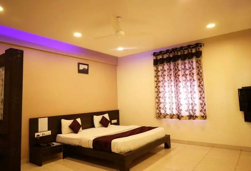 Fabhotel Sparkling Pearl