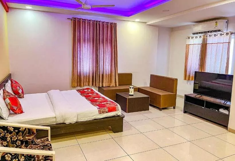 Fabhotel Sparkling Pearl
