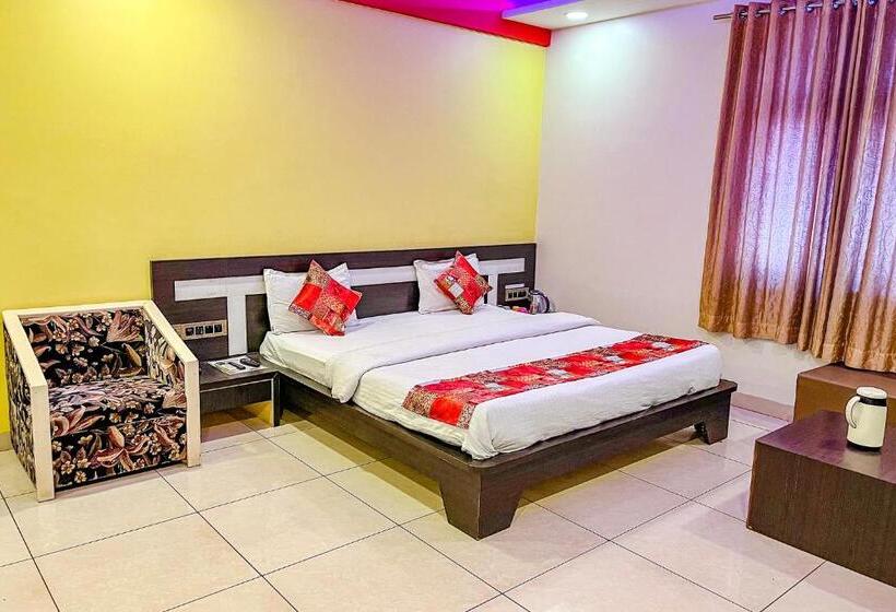 Fabhotel Sparkling Pearl