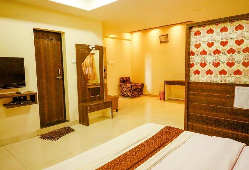 Fabhotel Sparkling Pearl