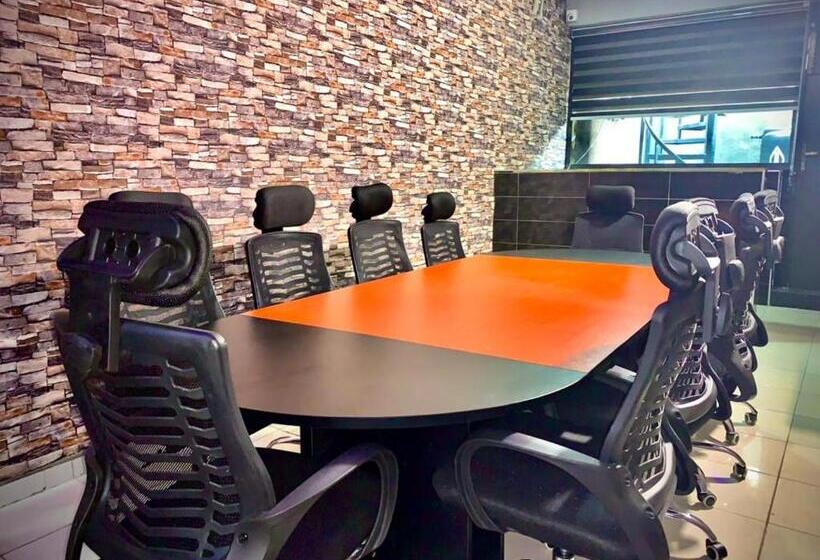 هتل Vintage Classic Lodge