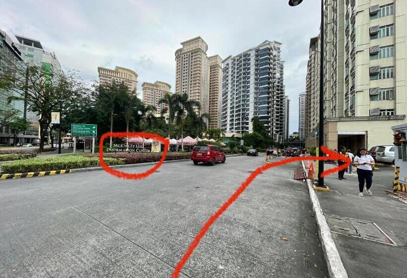 Luxury 1br Unit With Pool At Venice Luxury Residences, Tower Domenico, Mckinley Hill, Taguig City