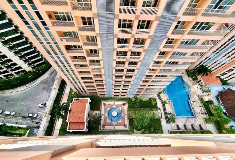 Luxury 1br Unit With Pool At Venice Luxury Residences, Tower Domenico, Mckinley Hill, Taguig City