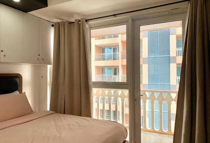 Luxury 1br Unit With Pool At Venice Luxury Residences, Tower Domenico, Mckinley Hill, Taguig City