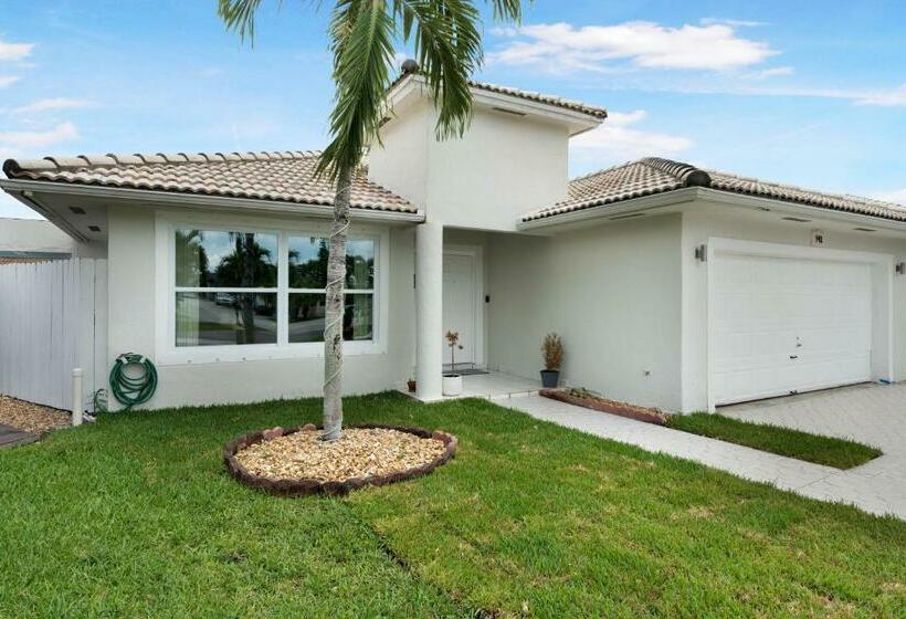 بنسيون Habitación Privada Dolphin Mall   Fiu