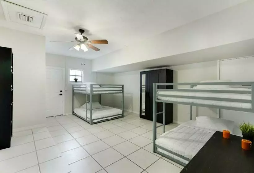 ペンション Habitación Privada Dolphin Mall   Fiu