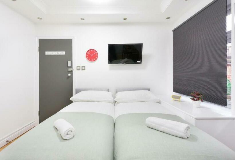 Majatalo Studio9 Rooms   Next To Emirates Stadium   Budget Rooms With Shared Bathroom