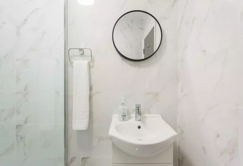 ペンション Studio9 Rooms   Next To Emirates Stadium   Budget Rooms With Shared Bathroom