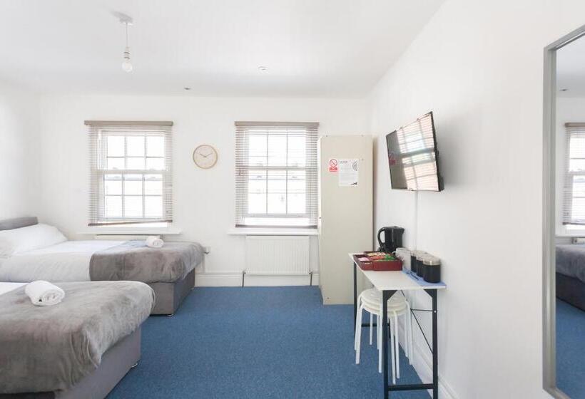 Majatalo Studio9 Rooms   Next To Emirates Stadium   Budget Rooms With Shared Bathroom