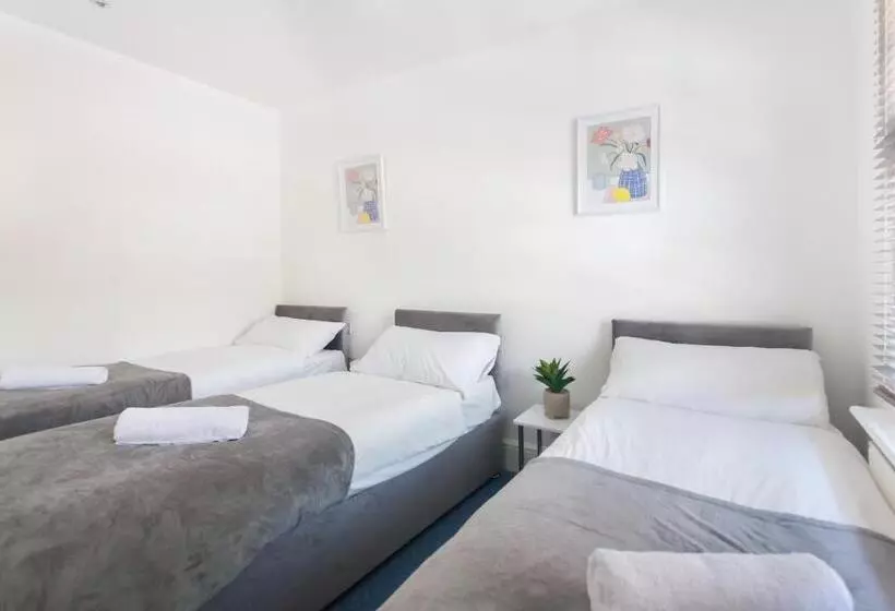 ペンション Studio9 Rooms   Next To Emirates Stadium   Budget Rooms With Shared Bathroom