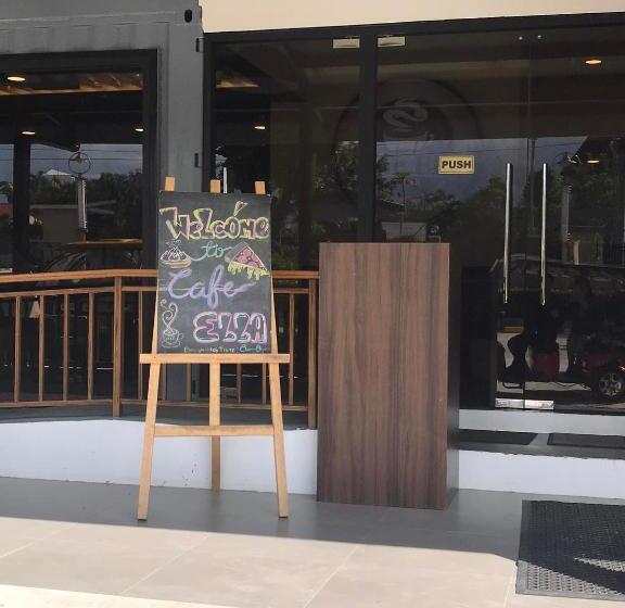 Aurora Villas And Cabin Resort