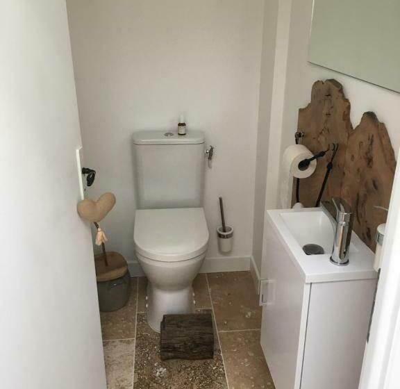 Bed and Breakfast Les Chantours, Domaine De 15 Hectares Arboré Et Fleuri