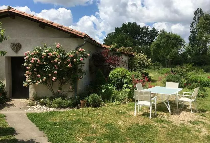 ベッドアンドブレックファースト Les Chantours, Domaine De 15 Hectares Arboré Et Fleuri