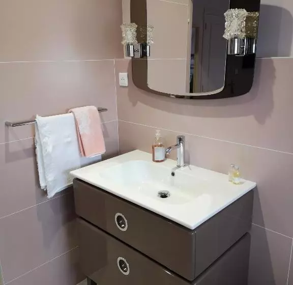 Aamiaismajoitus (B&B) Maison Et Florescence