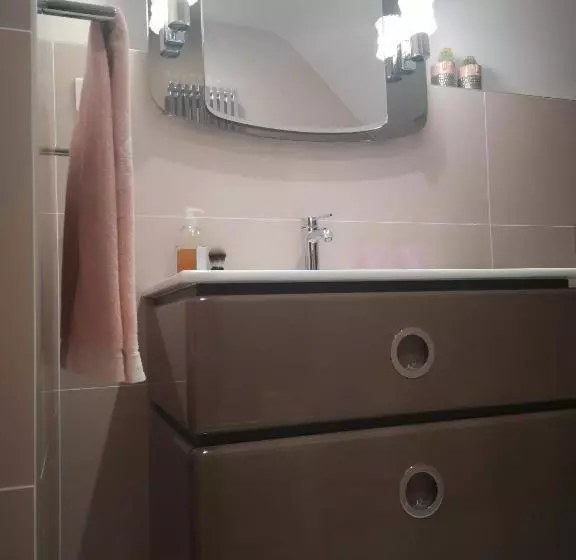 Aamiaismajoitus (B&B) Maison Et Florescence