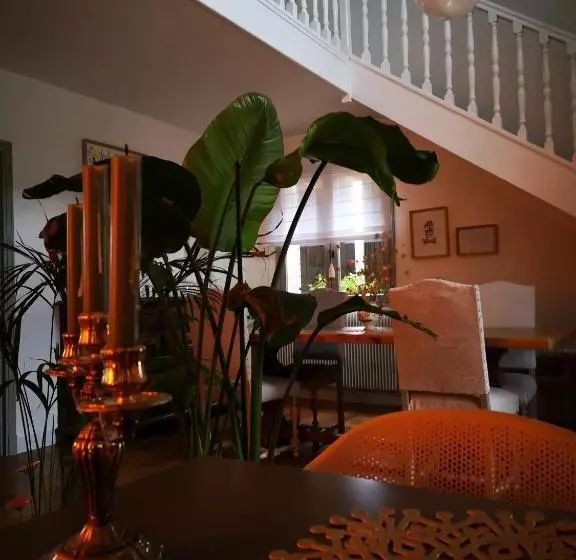 Aamiaismajoitus (B&B) Maison Et Florescence