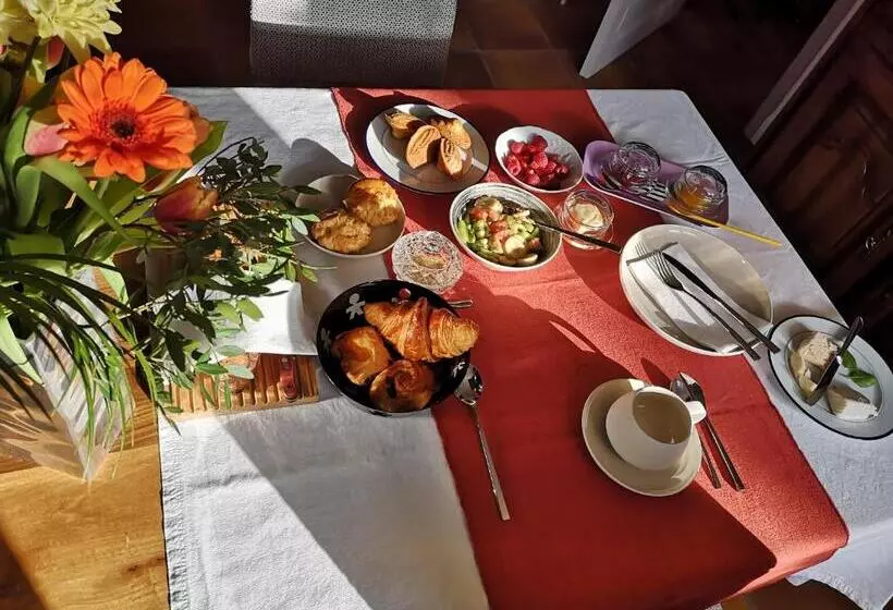 Aamiaismajoitus (B&B) Maison Et Florescence