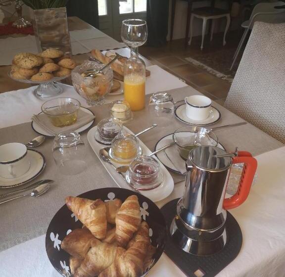 تختخواب و صبحانه Maison Et Florescence