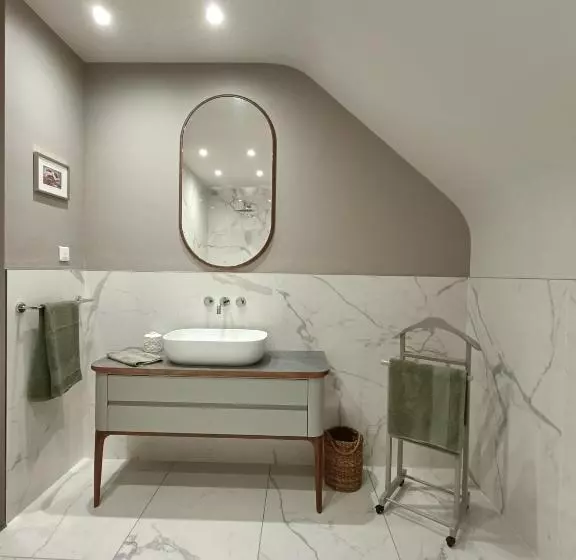 Aamiaismajoitus (B&B) Maison Et Florescence