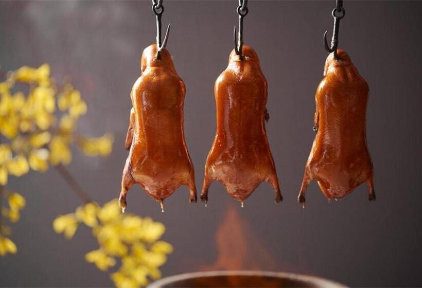 East Sacred Hotel Very Near Beijing Tiananmen Square ,the Forbidden City,the Temple Of Heaven ,3 Mi