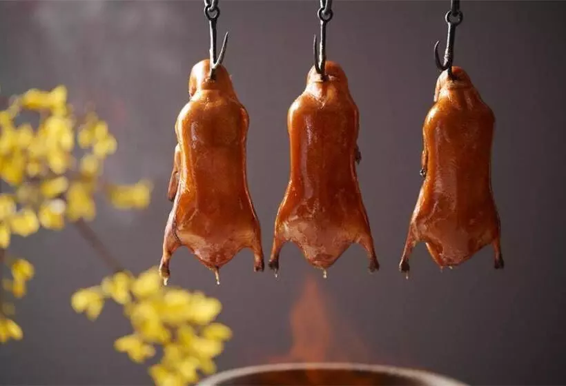 East Sacred Hotel  Very Near Beijing Tiananmen Square ,the Forbidden City,the Temple Of Heaven ,3 Mi