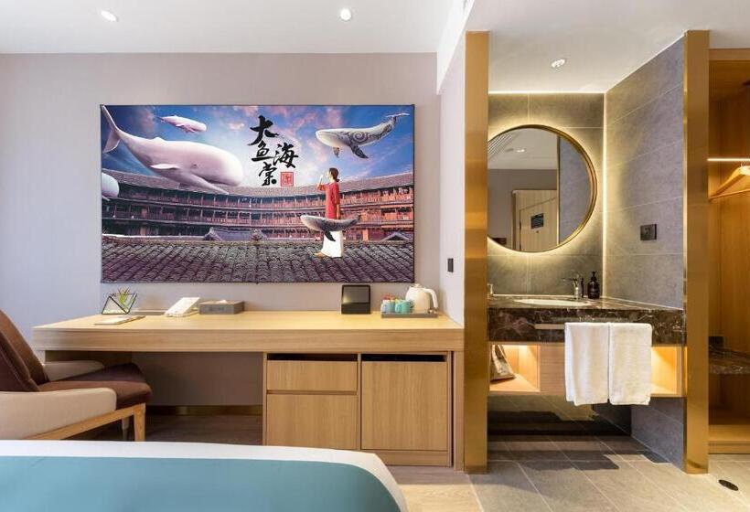 East Sacred Hotel Very Near Beijing Tiananmen Square ,the Forbidden City,the Temple Of Heaven ,3 Mi