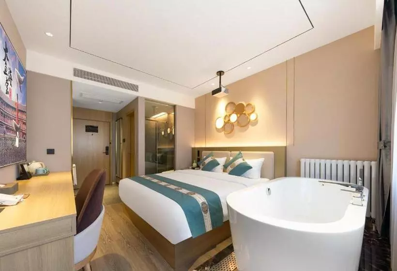 East Sacred Hotel  Very Near Beijing Tiananmen Square ,the Forbidden City,the Temple Of Heaven ,3 Mi