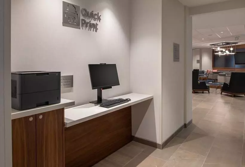 ホテル Courtyard By Marriott Olympia