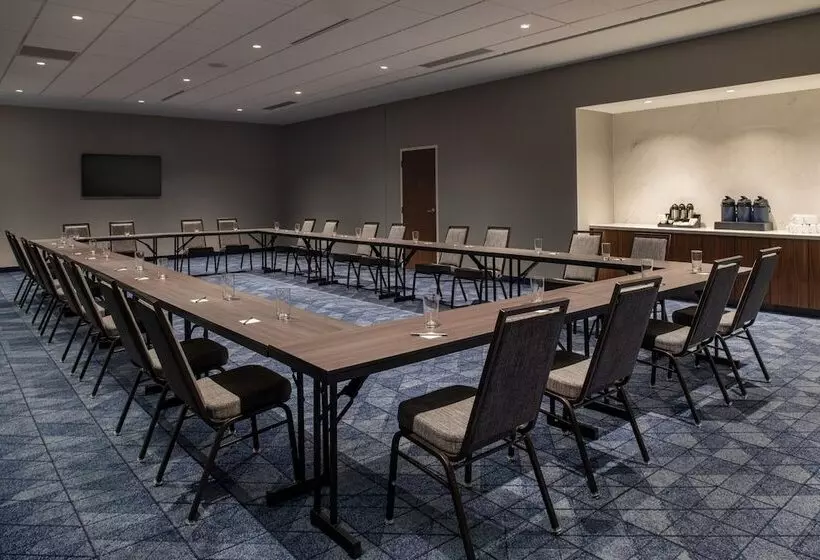 ホテル Courtyard By Marriott Olympia