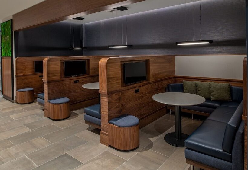 Otel Courtyard By Marriott Olympia