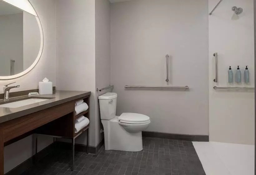 ホテル Courtyard By Marriott Olympia