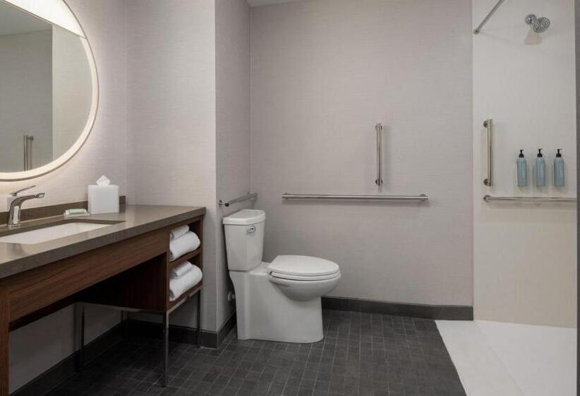 Otel Courtyard By Marriott Olympia