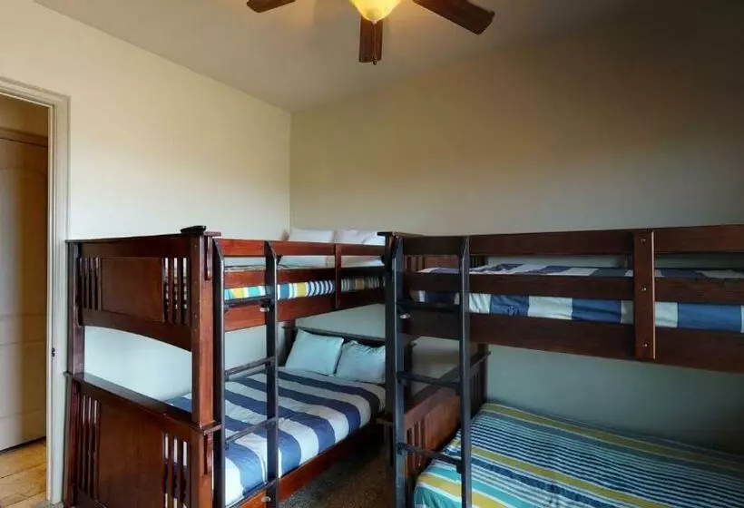Hotelli D13 Amazing Red Cliff View Third Floor 3 Bedroom Sunset View
