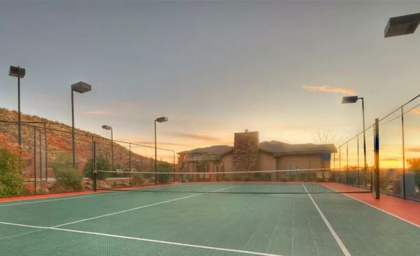 Hotelli D13 Amazing Red Cliff View Third Floor 3 Bedroom Sunset View