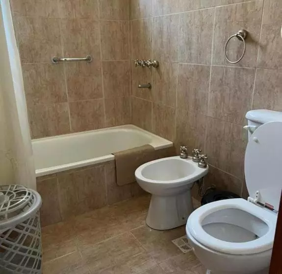 هتل Posada De Los Lirios