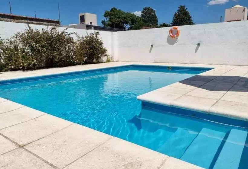 هتل Posada De Los Lirios