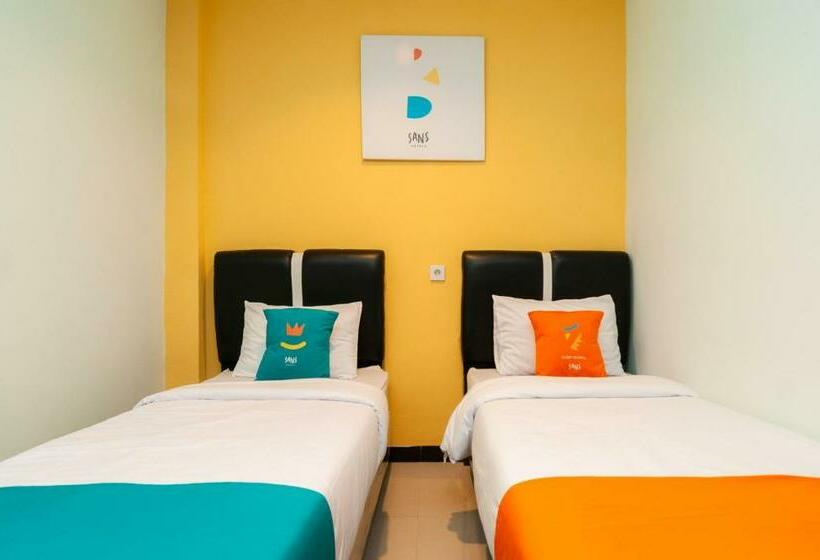 Sans Hotel Finest Medan