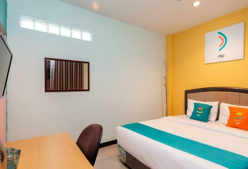 Sans Hotel Finest Medan