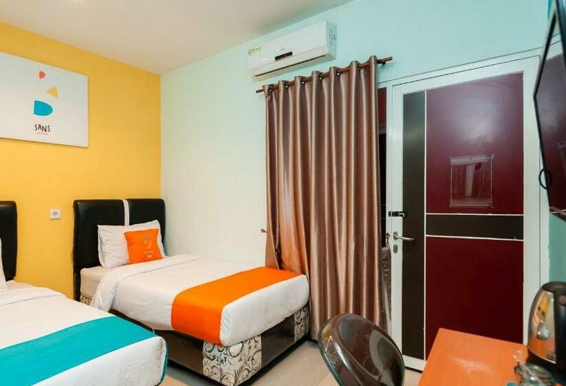 Sans Hotel Finest Medan