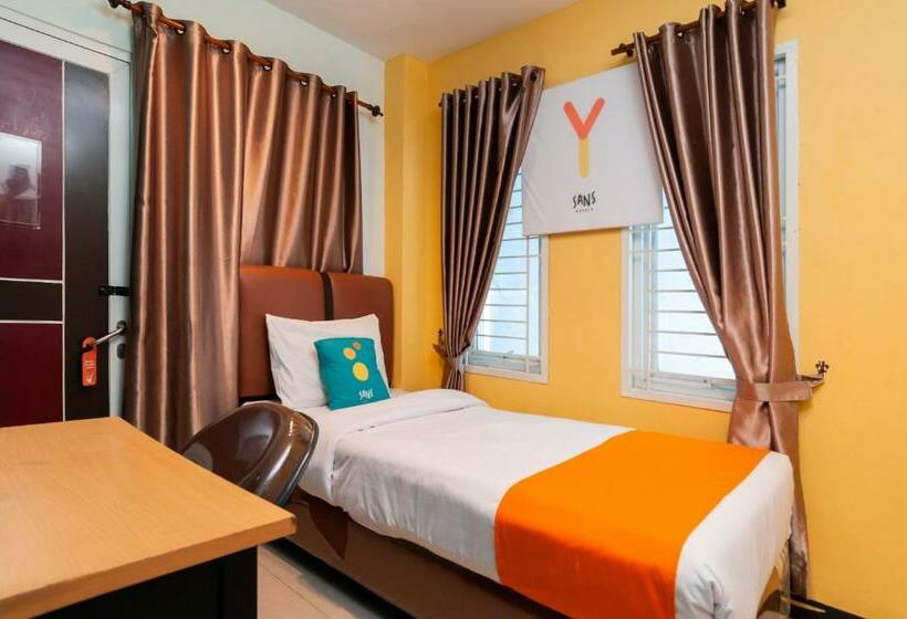 Sans Hotel Finest Medan