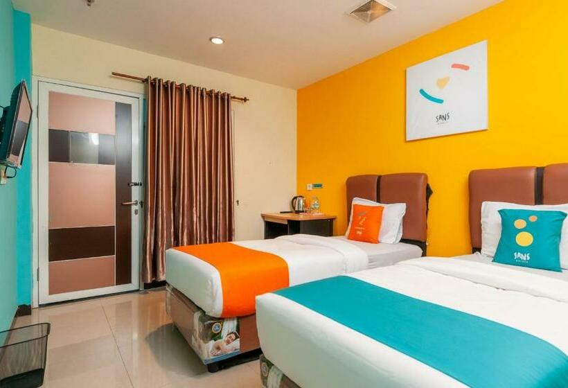 Sans Hotel Finest Medan