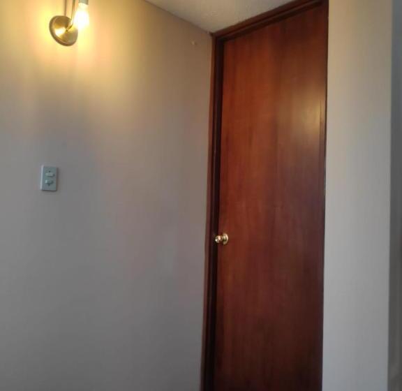 بنسيون Flying House Hostel