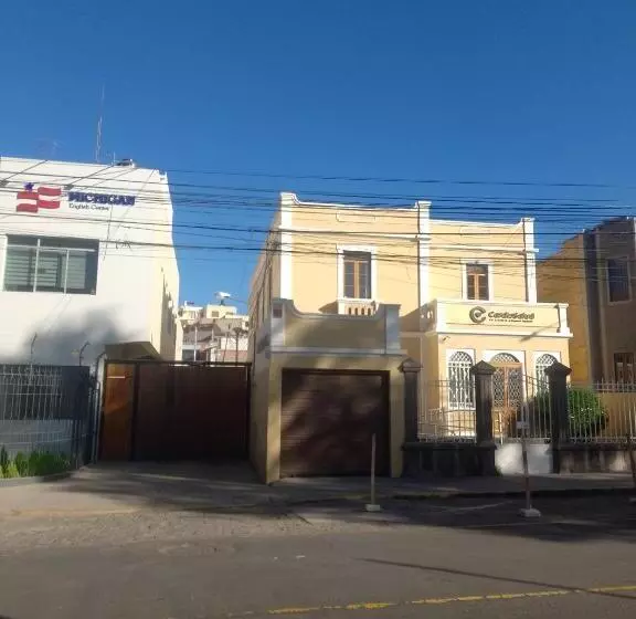 پانسیون Flying House Hostel