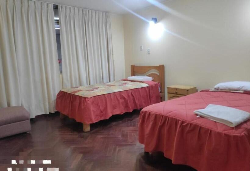 بنسيون Flying House Hostel