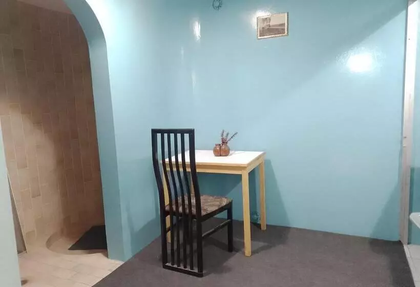 پانسیون Flying House Hostel