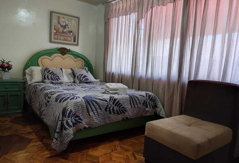 פנסיון Altamira Suites   Ibarra