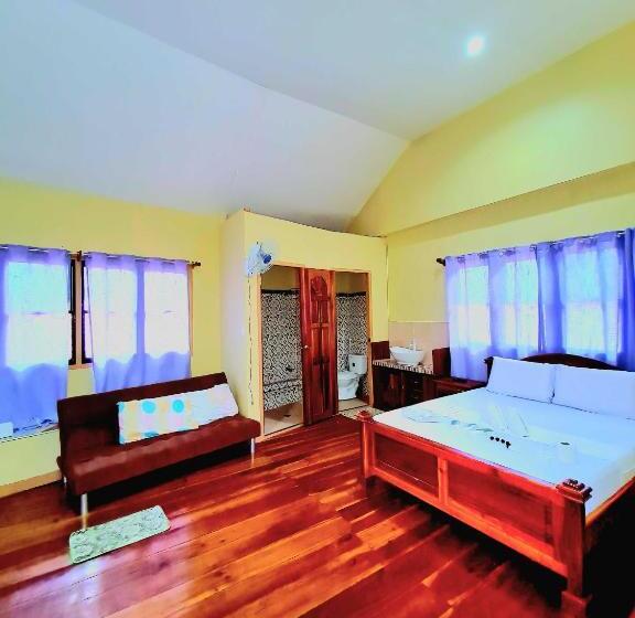 پانسیون La Familia Guest House