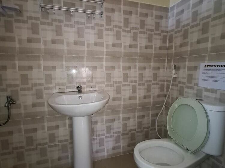 پانسیون La Familia Guest House