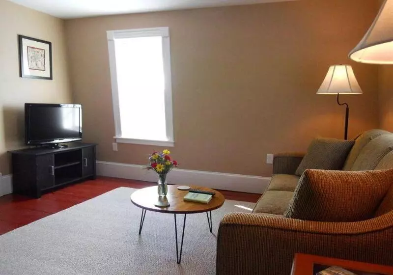 Bed and Breakfast Ballard House Inn