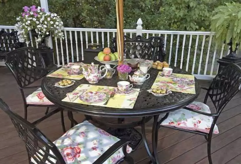 ベッドアンドブレックファースト Beds On Clouds